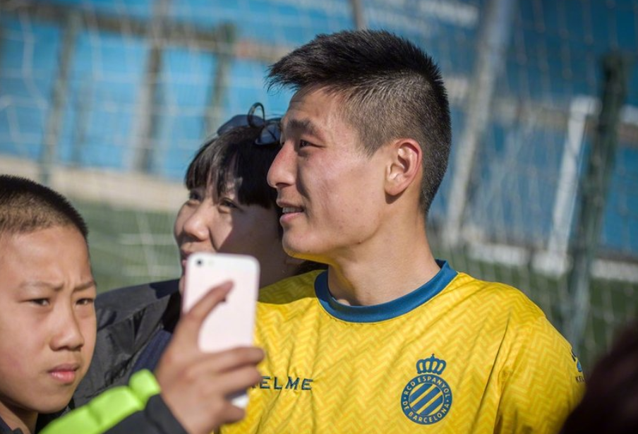 莫斯科中央陆军内部会议纪要流出：转会期豪取连胜，西甲使命明确，临场指挥获称赞的简单介绍