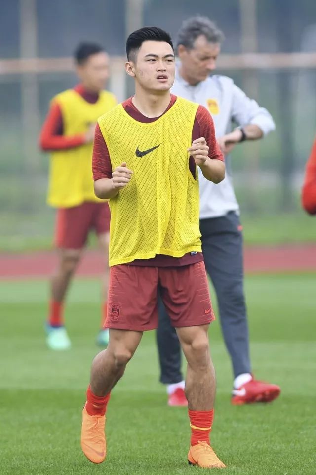 摔跤夜战:天山银狐队逆转洞庭猎隼队,主帅临场妙招门前嗅觉决定胜负 摔跤夜战:天山银狐队逆转洞庭猎隼队,主帅临场妙招门前嗅觉决定胜负