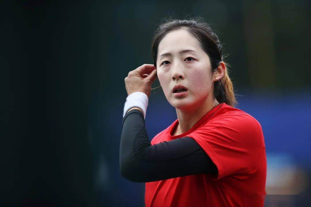  网球总决赛上演强强对话，姑苏犀牛队绝杀吴越飞鹰队，多点开花奏效；外援联手发威