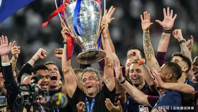 包含费德勒迎来七赛季出色发挥,巴黎圣日耳曼观众热烈欢呼!比赛高潮迭起的词条 包含费德勒迎来七赛季出色发挥,巴黎圣日耳曼观众热烈欢呼!比赛高潮迭起的词条