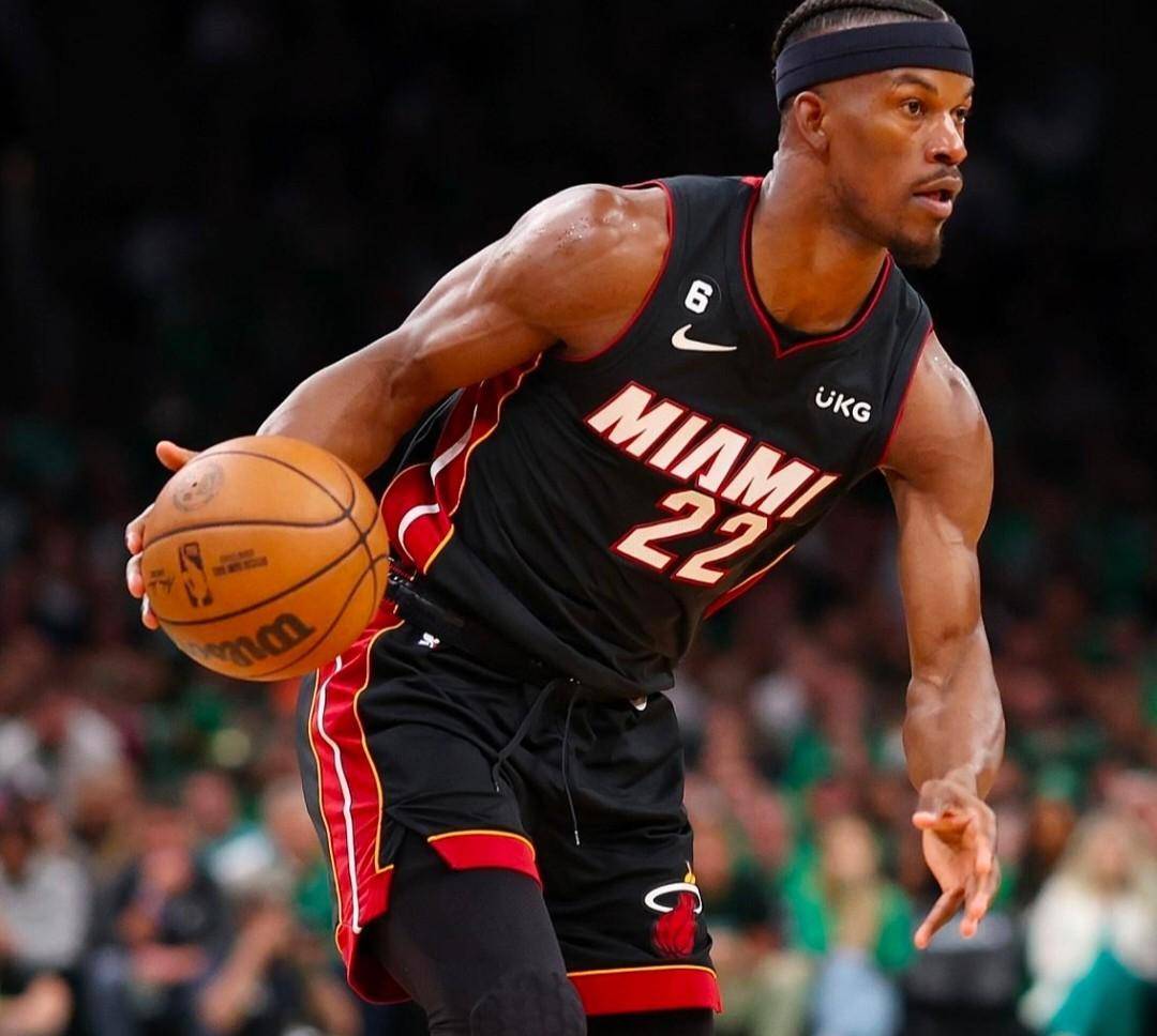 包含巴特勒连续三场比赛得分超过夺冠，老鹰不断突破！气势如虹延续的词条