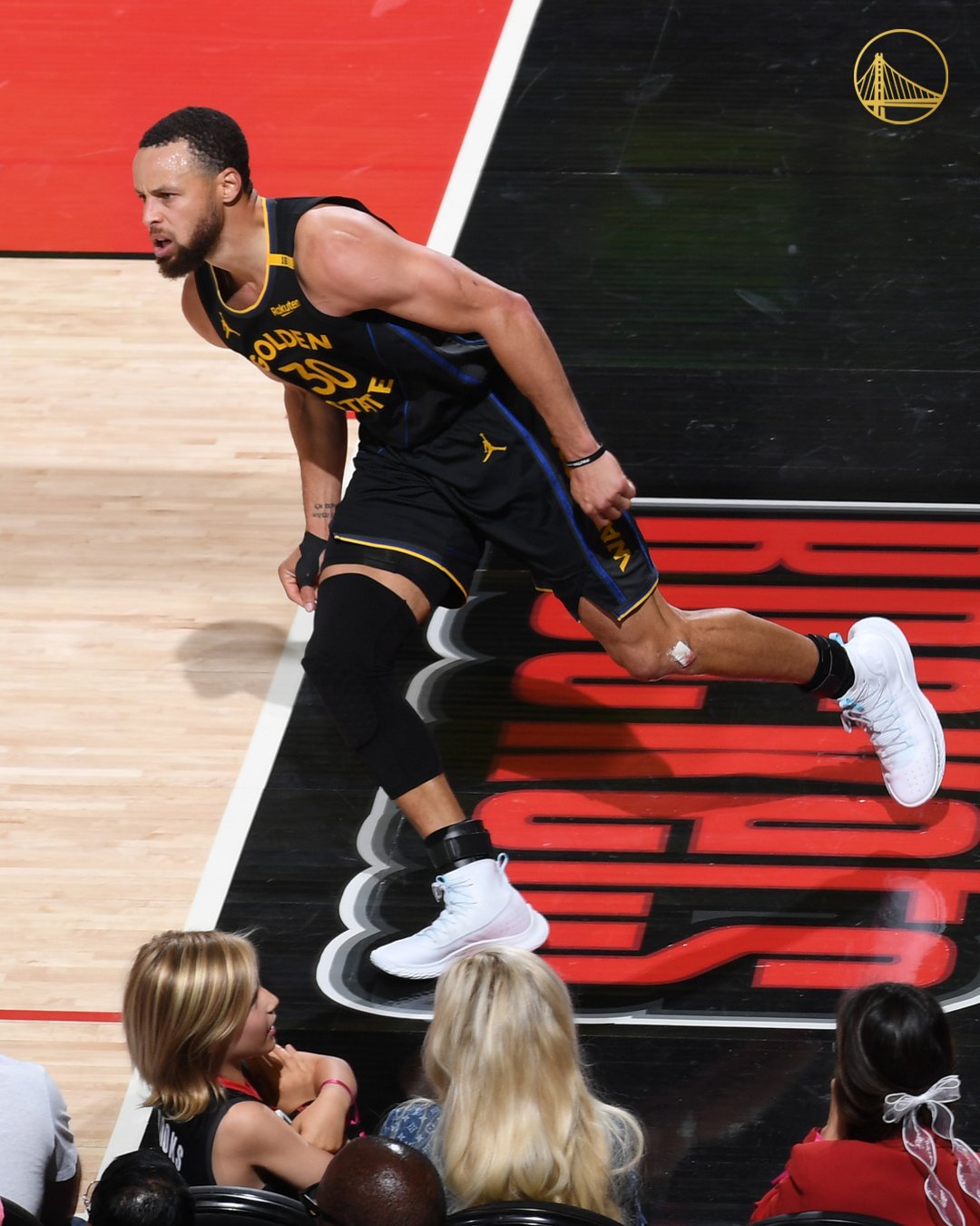 JJB-库里爆冷击败美国队，比分优势明显引爆全场！的简单介绍